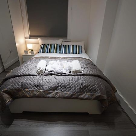 London Queen Park Apartments Extérieur photo