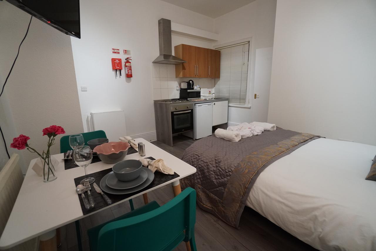 London Queen Park Apartments Extérieur photo