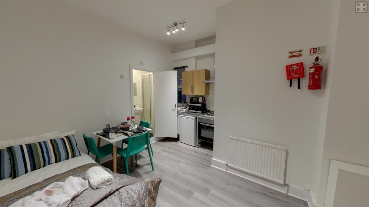 London Queen Park Apartments Extérieur photo