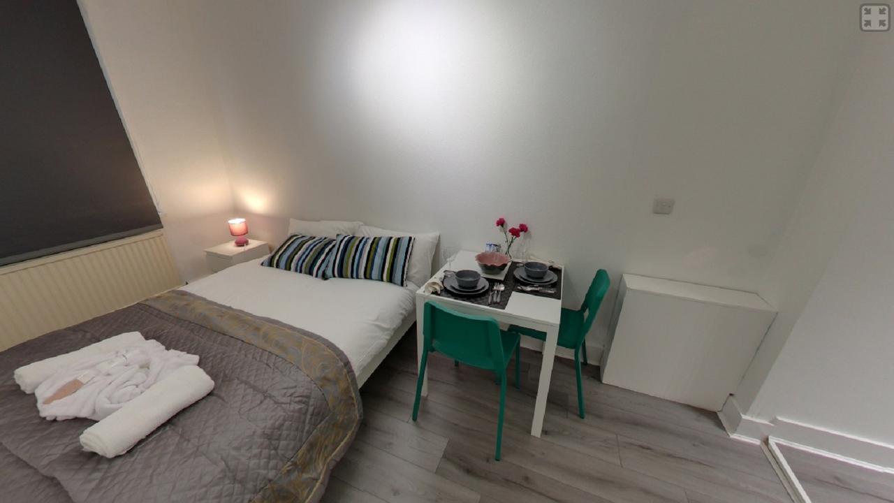 London Queen Park Apartments Extérieur photo
