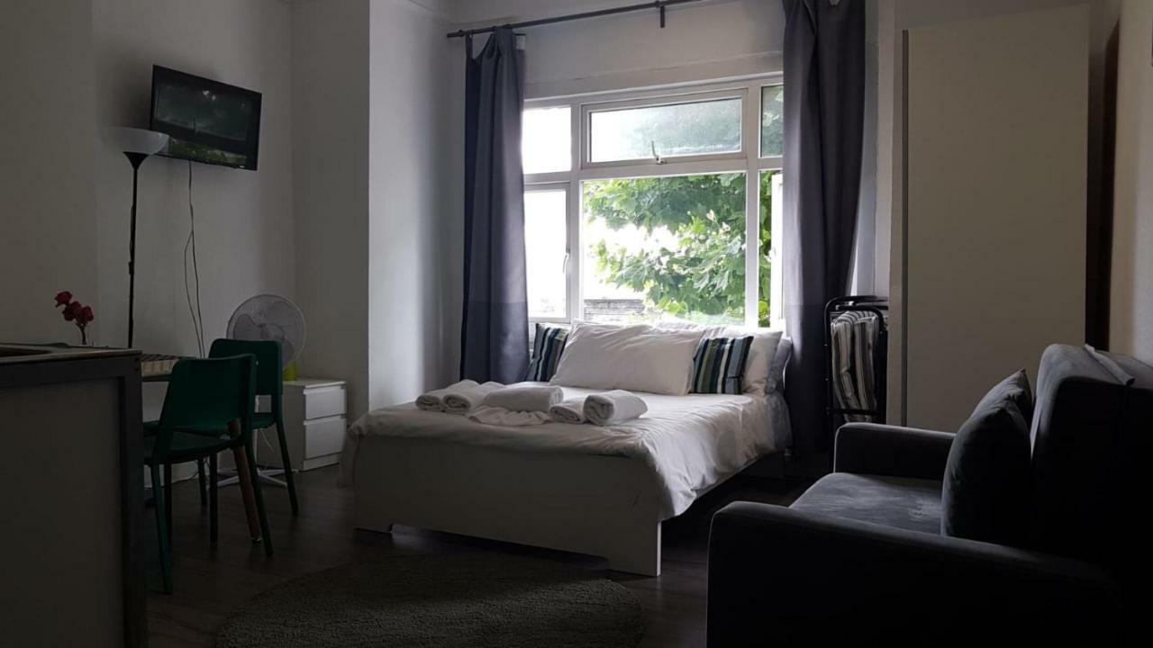 London Queen Park Apartments Extérieur photo