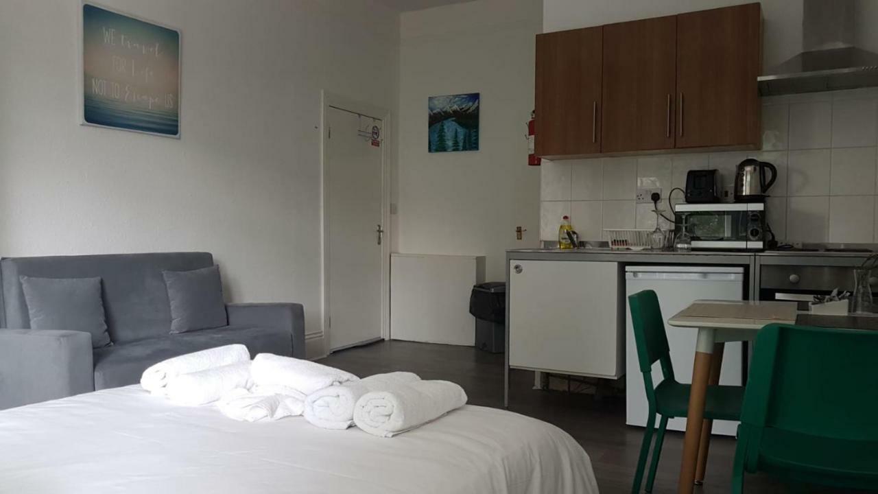 London Queen Park Apartments Extérieur photo